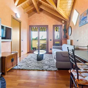  Apartment Lovely Orange House